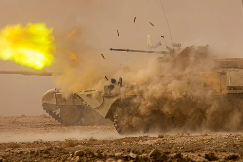 [ẢNH] T-72 Nga gầm rú 'khạc đạn' sát biên giới, thông điệp ngầm Moscow gửi tới Taliban