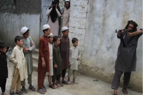 Hành trình trốn khỏi IS qua lời kể của cậu bé 7 tuổi