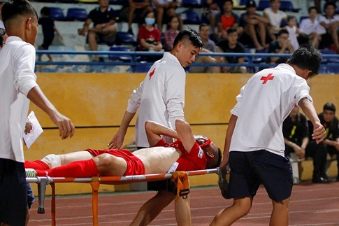 Mẻ xương bánh chè, Nghiêm Xuân Tú bỏ ngỏ cơ hội ở lại ĐTQG