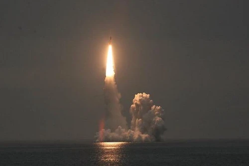 Tên lửa Bulava thành công ngay trong lần phóng thử tác chiến đầu tiên