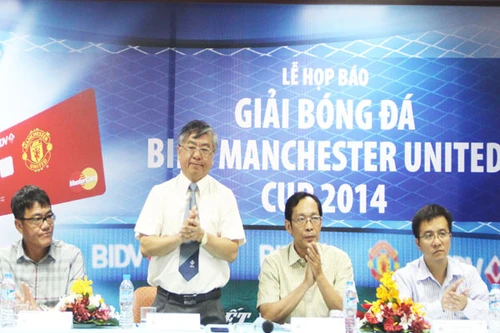 Cựu danh thủ Dwight Yorke giao lưu tại Giải bóng đá BIDV – Manchester United