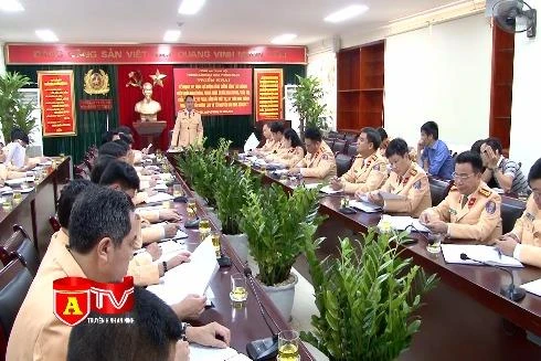 Huy động tổng lực chống ùn tắc giao thông dịp cuối năm 