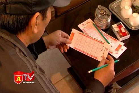 Người Hà Nội háo hức thử vận may với xổ số Vietlott