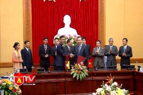 Bộ trưởng Bộ Công an tiếp đoàn Bộ Nội vụ Myanmar