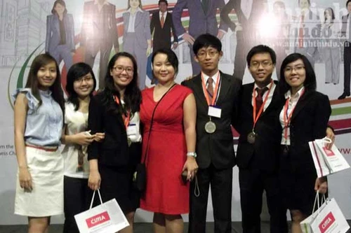 4 sinh viên Việt Nam chiến thắng cuộc thi Thử thách kinh doanh toàn cầu