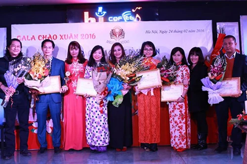 Nhà thơ được yêu thích nhất năm 2015