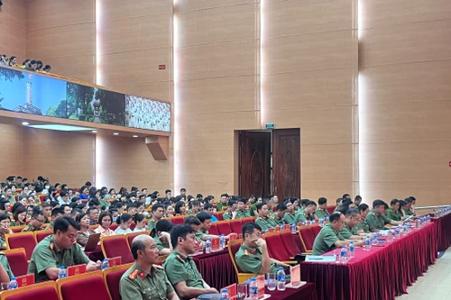 Đợt sinh hoạt chính trị ý nghĩa dành cho đoàn viên Công đoàn Công an Hà Nội