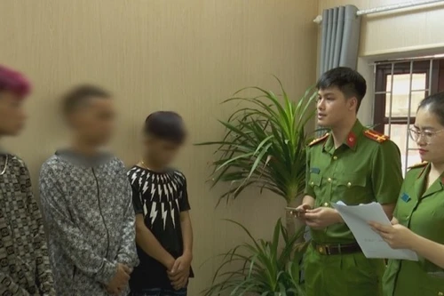 Thiếu niên 13 tuổi tham gia vụ trộm cắp 30 chiếc điện thoại di động 