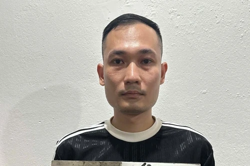 Người đàn ông cho khách vay tiền lãi suất cao dưới hình thức 'bốc bát họ'