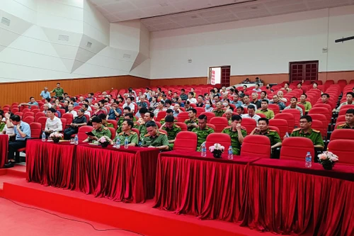  Bồi dưỡng kiến thức pháp luật cho 800 cán bộ cơ sở