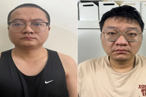 Hai người nước ngoài mang tiền giả sang Việt Nam tiêu thụ