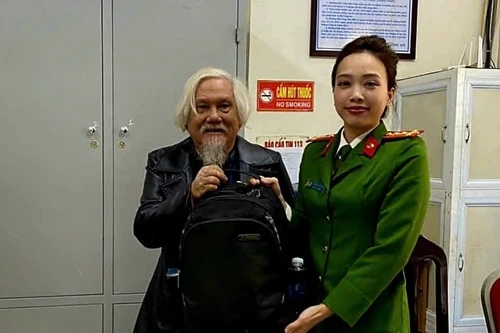 Hành động kịp thời của nữ cán bộ Công an phường Nam Đồng 