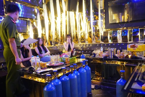 Đột kích cơ sở karaoke G7, giải cứu 58 nữ giới bị ép "tiếp khách"