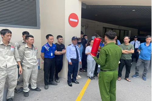 Trang bị kỹ năng sinh tồn trong đám cháy tại Trung tâm thương mại Mipec Riverside