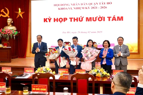 Ủy ban nhân dân quận Tây Hồ tinh gọn bộ máy