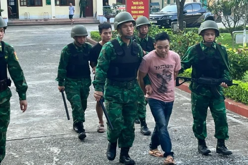 Bắt nhóm đối tượng tổ chức cho người khác nhập cảnh trái phép vào Việt Nam