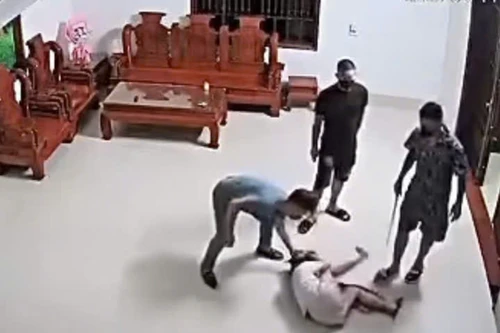 Bắt giam đối tượng xông vào nhà hành hung phụ nữ