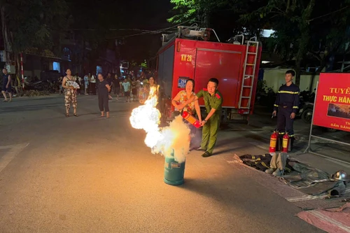 Trên 600 người thực hành dập lửa vụ cháy giả định