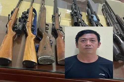 Phát hiện đối tượng cất giấu trong nhà 9 khẩu súng quân dụng