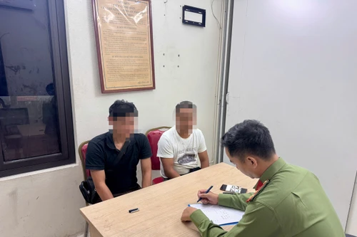 Công an xã Đông Anh tuần tra, phát hiện 2 người nước ngoài nhập cảnh trái phép