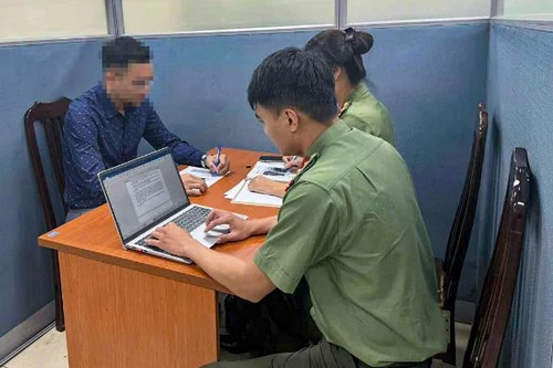 Bị xử lý vì đăng tải hình ảnh mặc trang phục Công an nhân dân có nội dung sai sự thật lên mạng xã hội