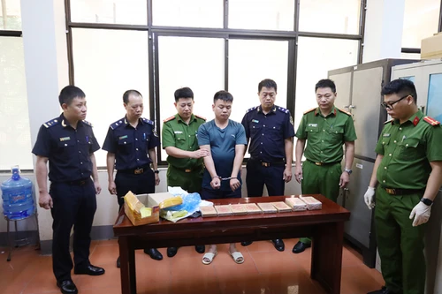 Bắt 3 đối tượng buôn ma túy xuyên quốc gia