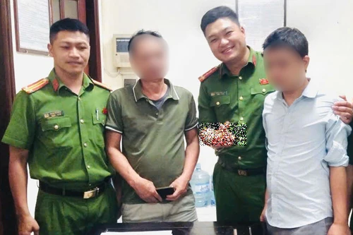 Công an phường Hồng Hà thuyết phục một người từ bỏ ý định tiêu cực