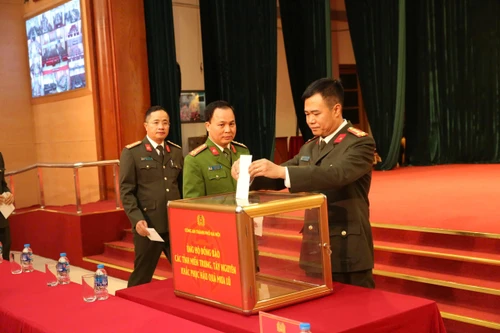 Công an Hà Nội phát động ủng hộ đồng bào miền Trung, Tây Nguyên khắc phục hậu quả mưa lũ