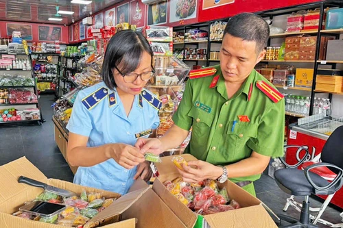 Phát hiện số lượng lớn bánh Trung thu nhập lậu