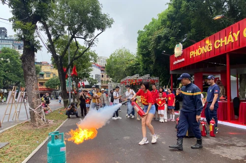 Lính cứu hỏa - Công an Hà Nội lan tỏa những thông điệp bình yên muôn nhà
