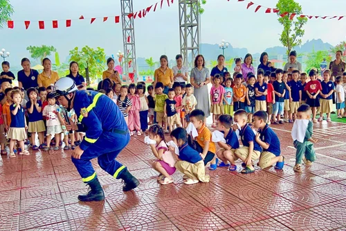 Huấn luyện kỹ năng thoát nạn trong môi trường khói, khí phức tạp