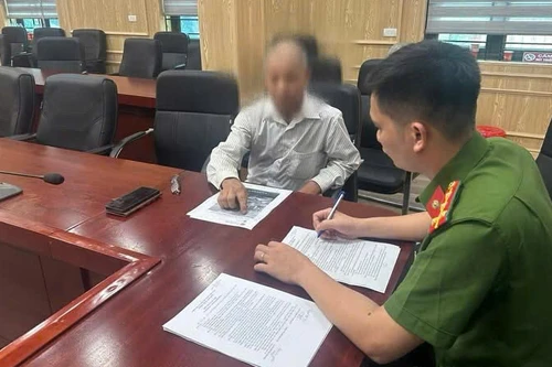 Xử lý trường hợp chia sẻ video sai sự thật về "cao người"