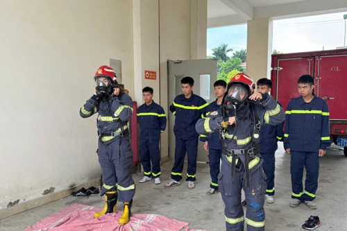 Kiểm tra nghiệp vụ, đáp ứng nhiệm vụ sẵn sàng chiến đấu với “giặc lửa”