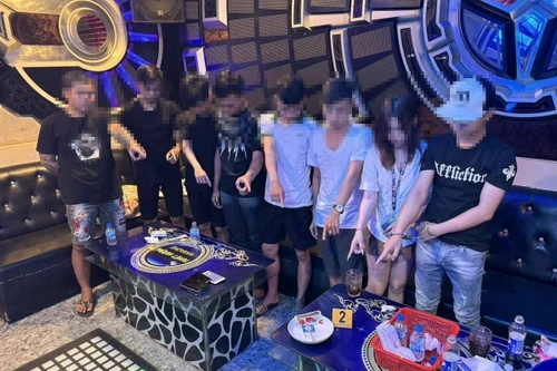 Công an Hà Nội triệt phá 2 cơ sở kinh doanh có hành vi mua bán, tổ chức sử dụng trái phép chất ma túy