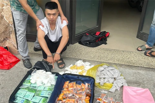 Công an Hà Nội đánh sập đường dây mua bán trái phép chất ma túy số lượng lớn