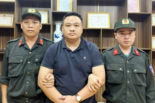 Tạm giam 102 đối tượng chiếm đoạt hàng trăm tỷ đồng trong đường dây lừa đảo qua mạng