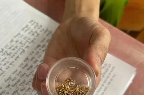 Công an tỉnh Tuyên Quang thu giữ nhiều bao tải cát, sỏi nghi chứa vàng sa khoáng