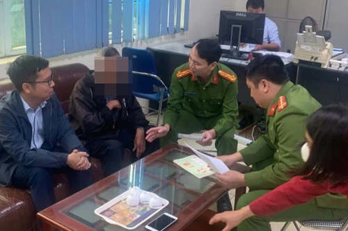 Cụ ông suýt mất 300 triệu đồng vì chiêu lừa "người thân trên Zalo"