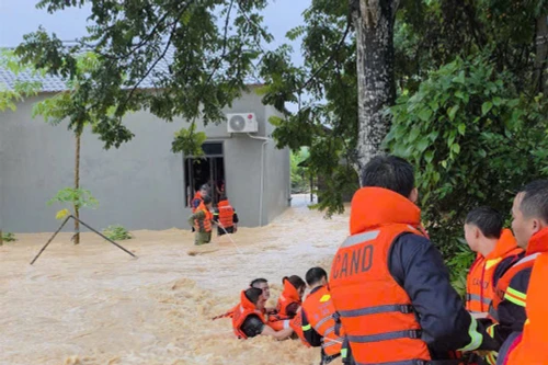Lực lượng Công an nhân dân tập trung phòng, chống và khắc phục ảnh hưởng do mưa, lũ