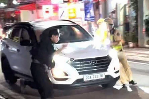 Tạm giữ lái xe tông thẳng vào lực lượng Công an đang làm nhiệm vụ