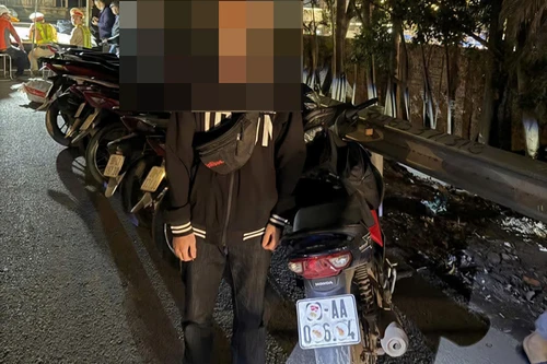 Xử lý nam thanh niên che biển số xe máy tránh phạt nguội
