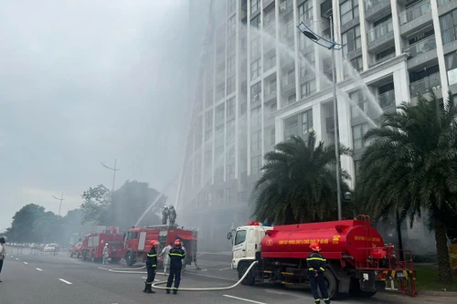 Thực tập phương án chữa cháy và cứu nạn, cứu hộ tại toà nhà Vinhomes Symphony