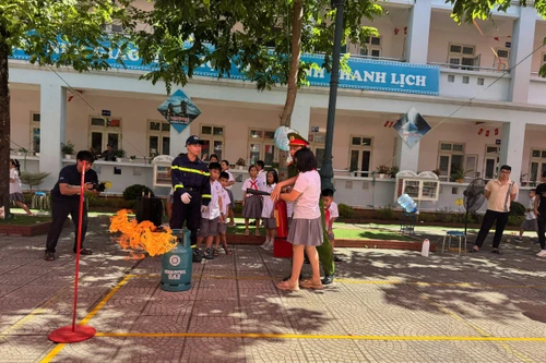 Tuyên truyền, hướng dẫn kỹ năng cho học sinh trường tiểu học Nam Từ Liêm