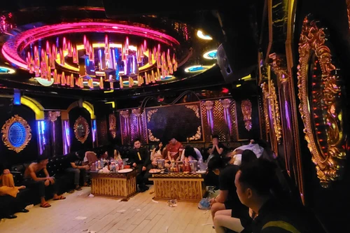 Bộ Công an và Công an Hà Nội phối hợp triệt phá các tụ điểm ma túy