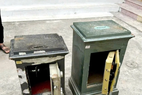 Nhóm thanh, thiếu niên đột nhập trộm tiền công đức