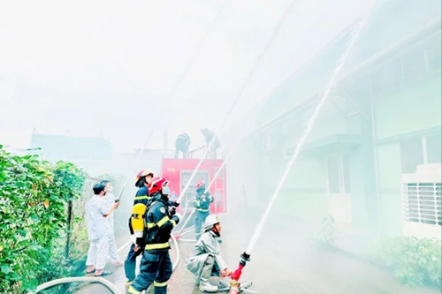 Trách nhiệm của cán bộ cơ sở và người dân đối với công tác phòng cháy, chữa cháy và cứu nạn, cứu hộ