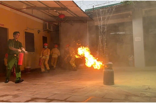 Kiểm tra phản ứng xử lý hỏa hoạn qua diễn tập phương án 