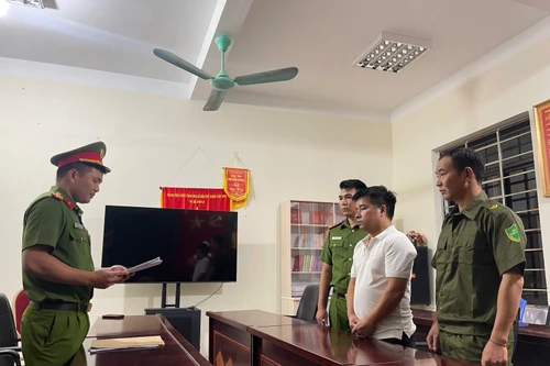 Bắt một nhân viên ngân hàng về tội lừa đảo chiếm đoạt tài sản