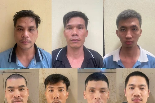 Khởi tố nhóm đối tượng đánh bạc