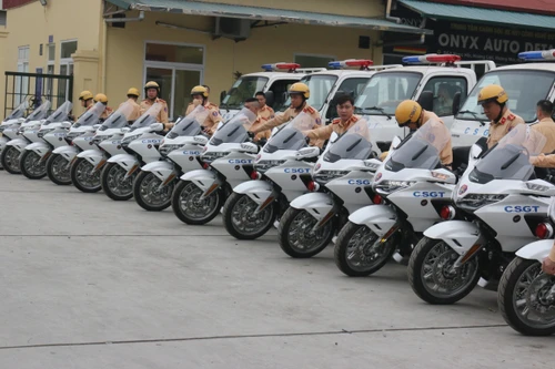 Chiêm ngưỡng dàn mô tô hiện đại vừa được trang bị của Cảnh sát giao thông Công an Hà Nội 